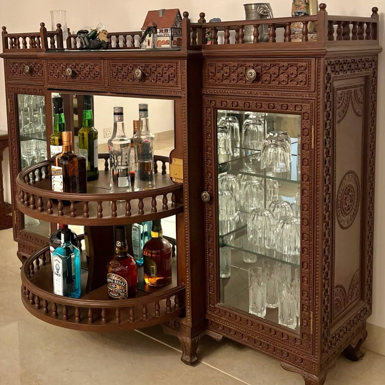 Elite Carved Bar Counter