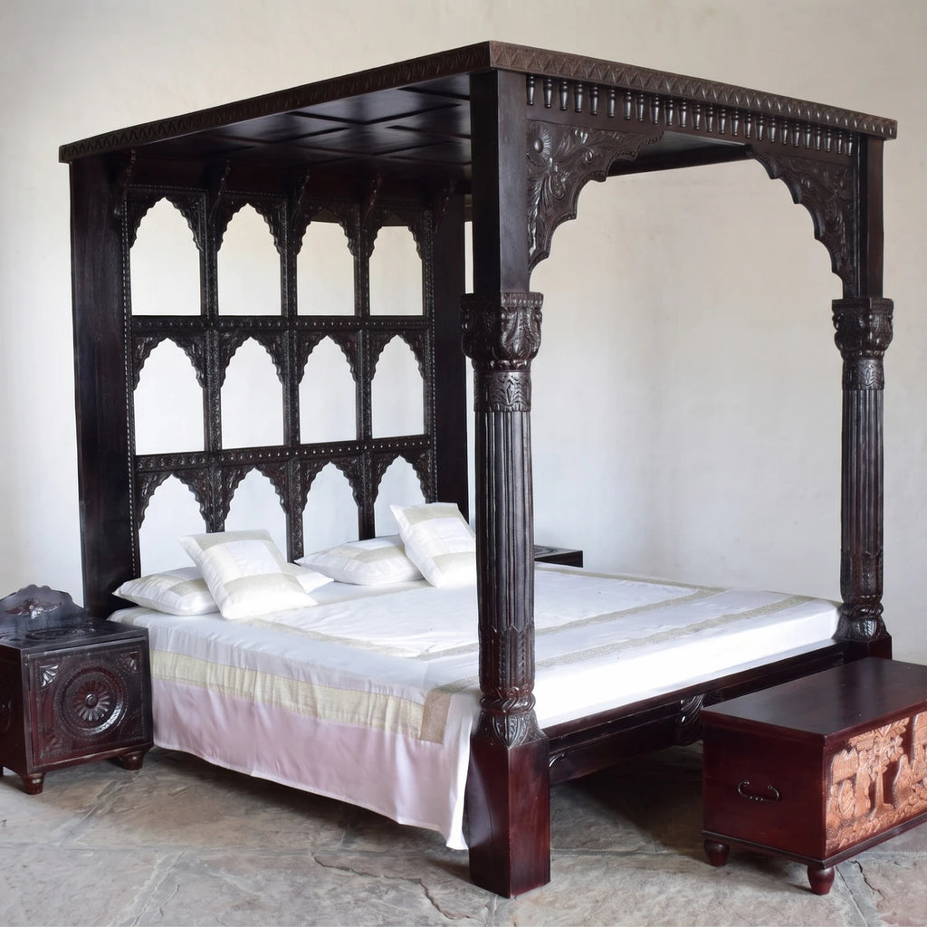 Solid Pillar Bed with canopy