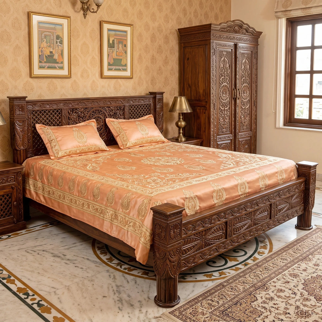 Lotus Solid Pillar Bed