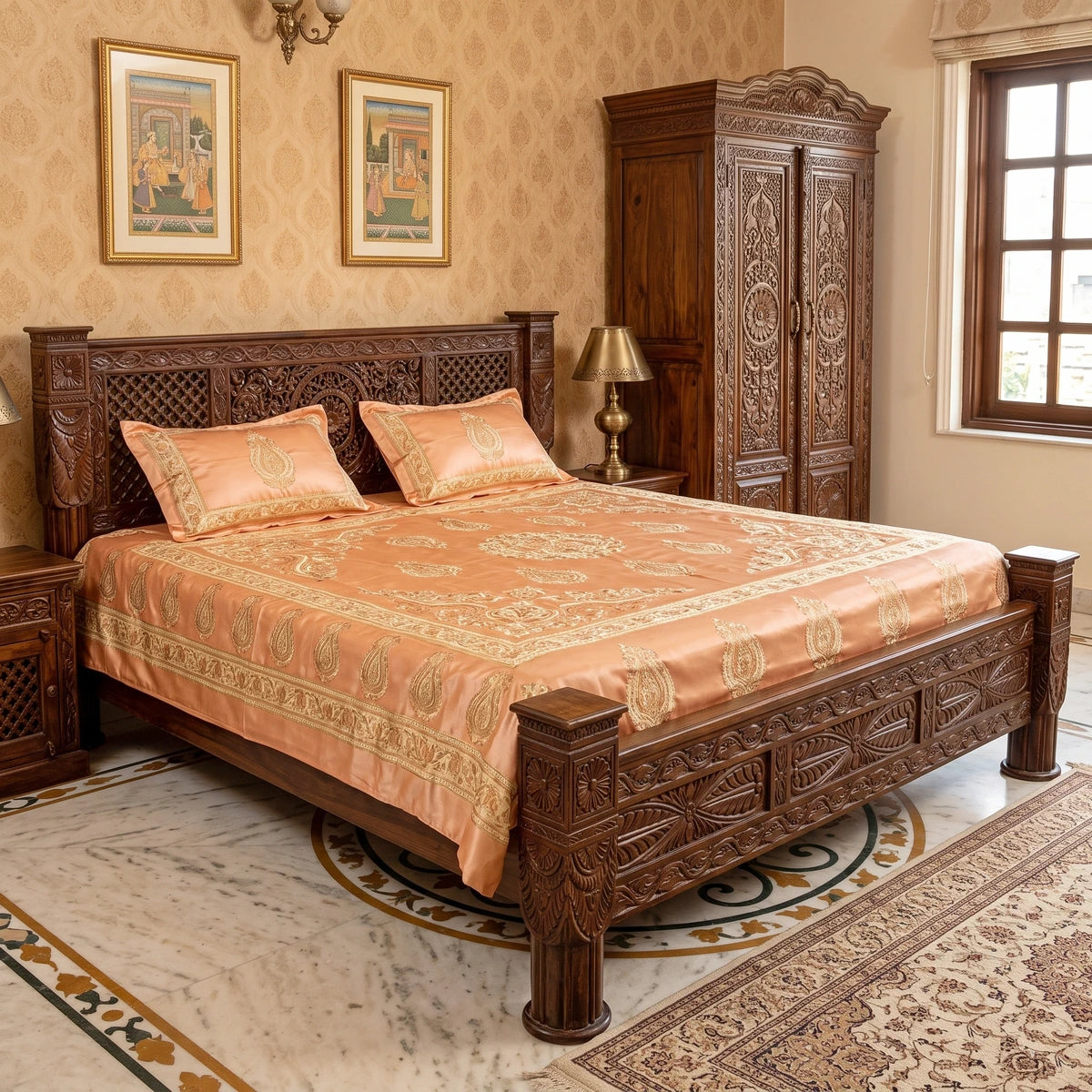 Lotus Solid Pillar Bed