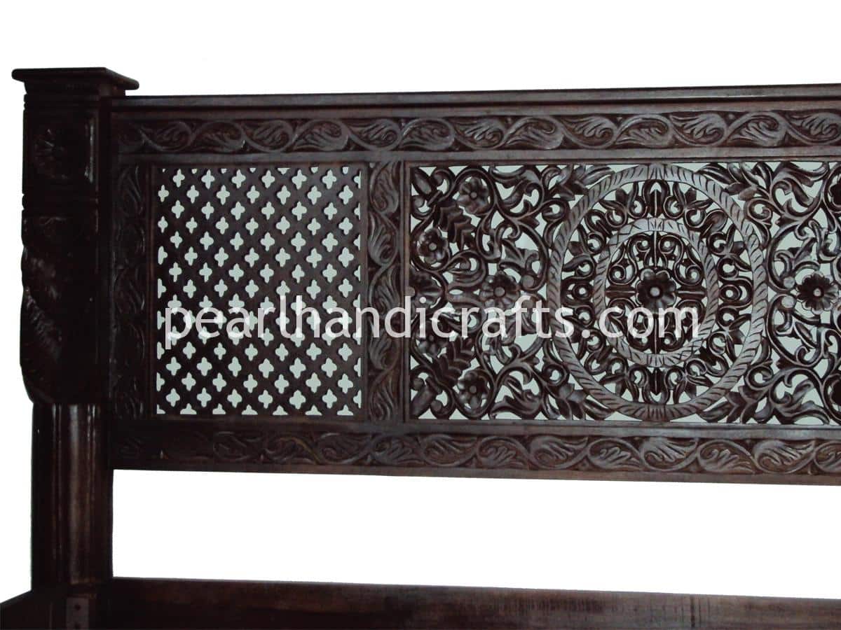 Lotus Solid Pillar Bed