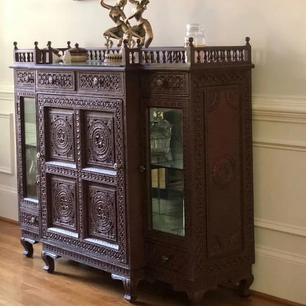 Elite Carved Bar Counter
