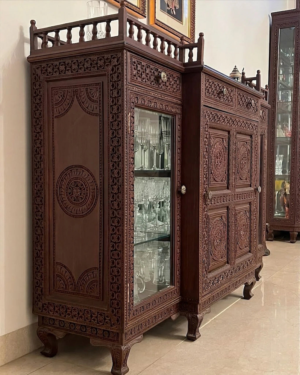 Elite Carved Bar Counter