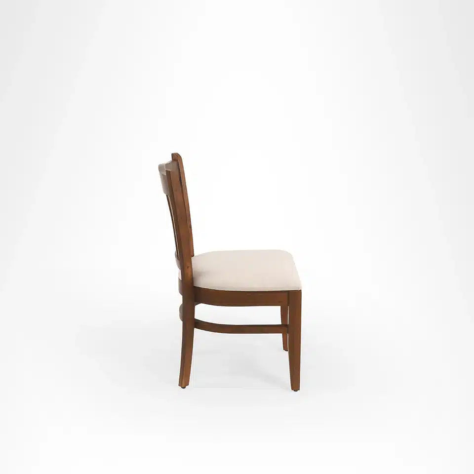 Oval shape Solid wood dining with 4 chairs.