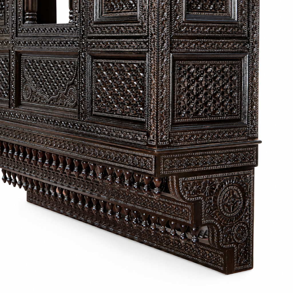 Jaisalmeri Craved Teak Jarokha