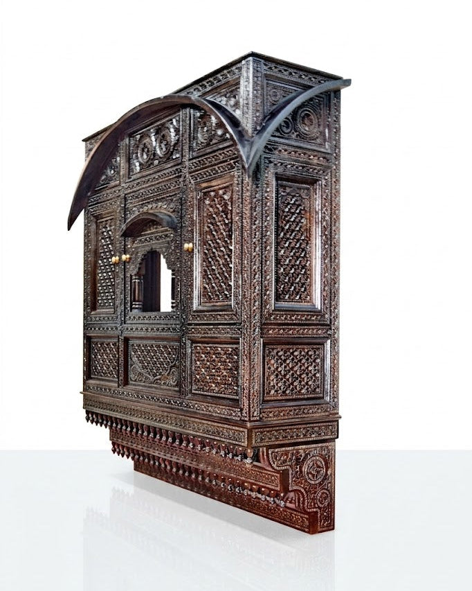 Jaisalmeri Craved Teak Jarokha