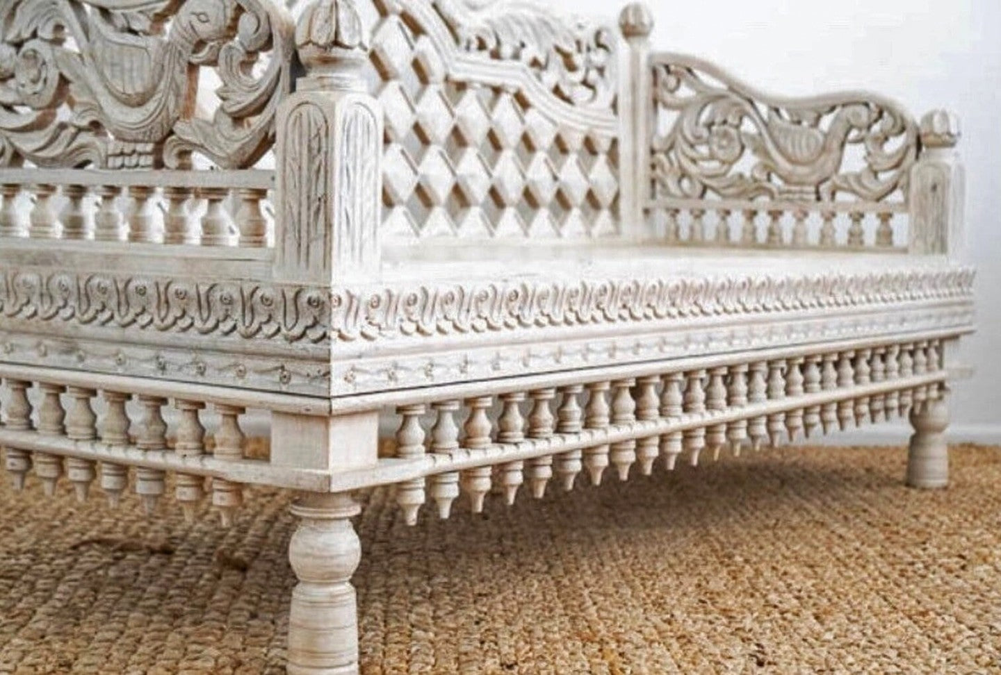 Traditional carved sofa 009