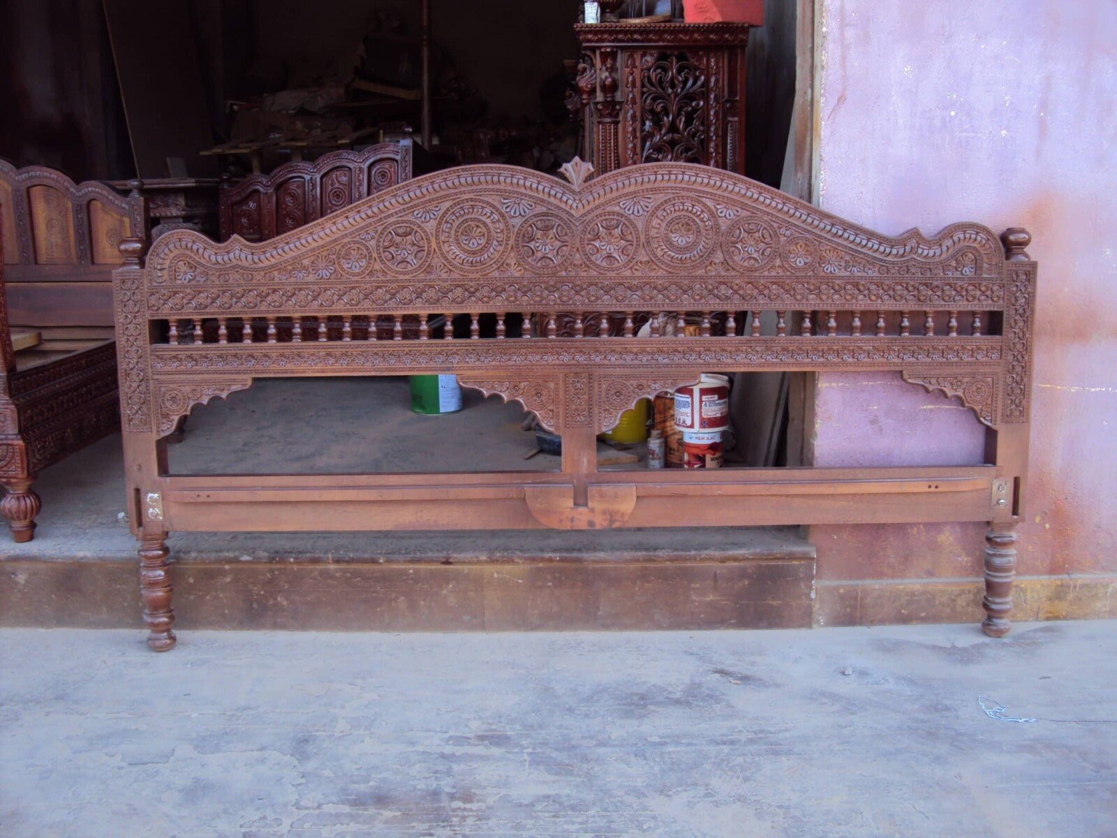 Bed 001