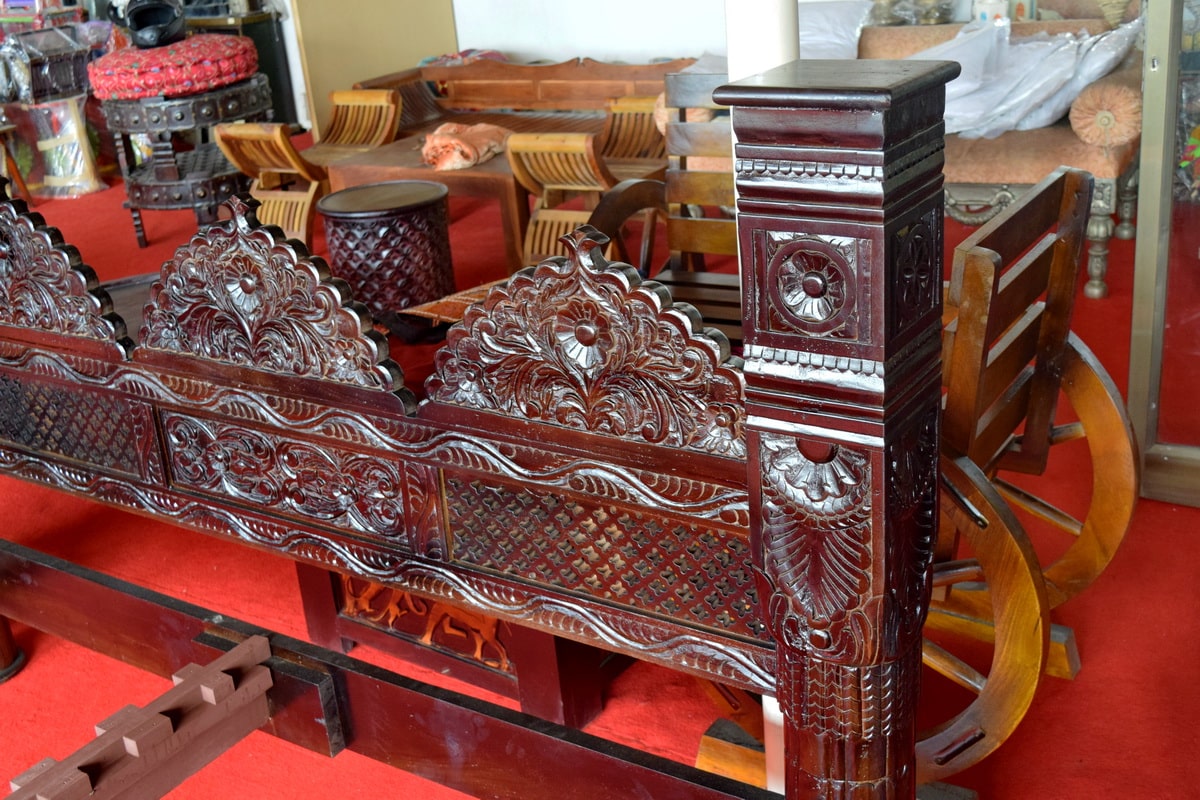 Traditional 3 Mehrab pillar BED 045