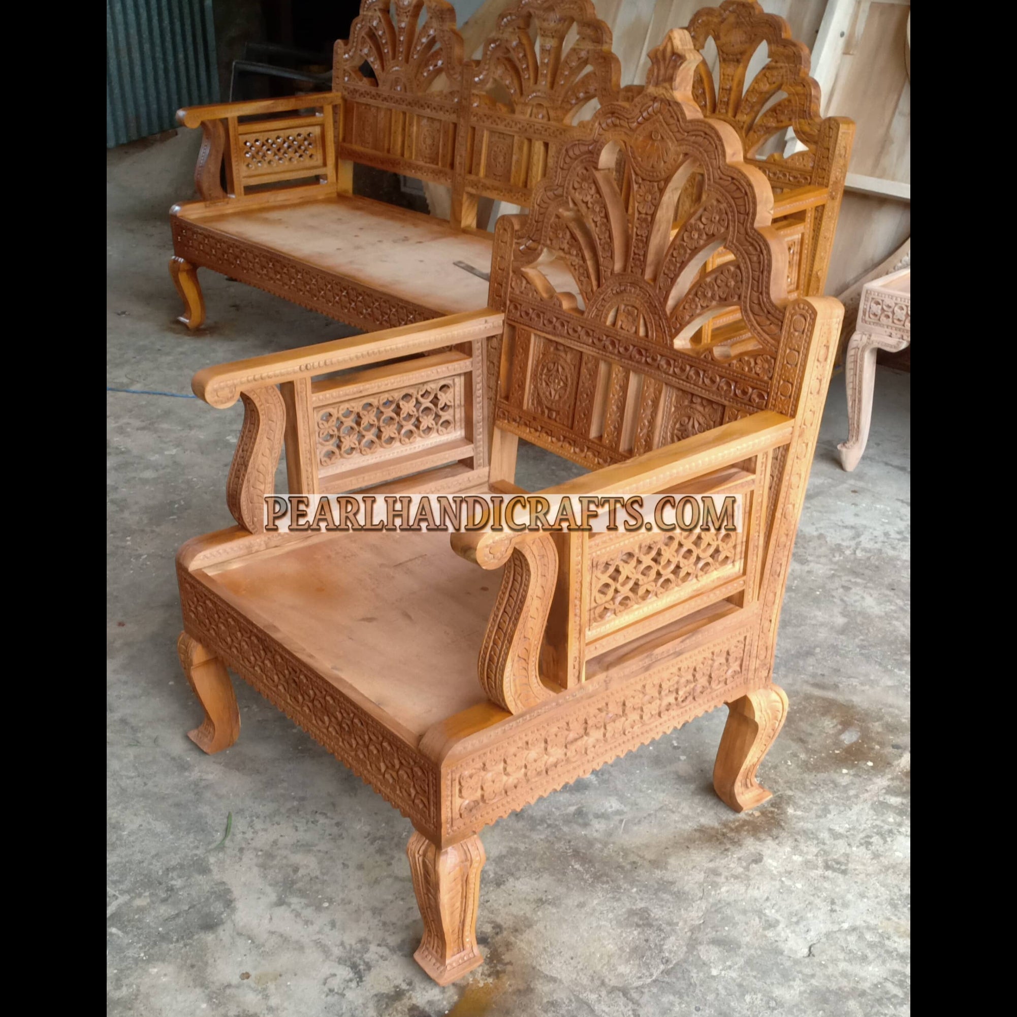 Mehrabi Jaali Rajasthani Sofa