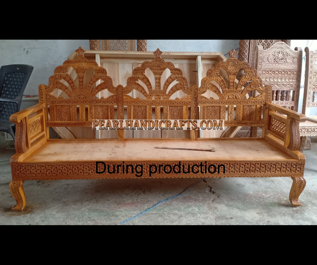 Mehrabi Jaali Rajasthani Sofa