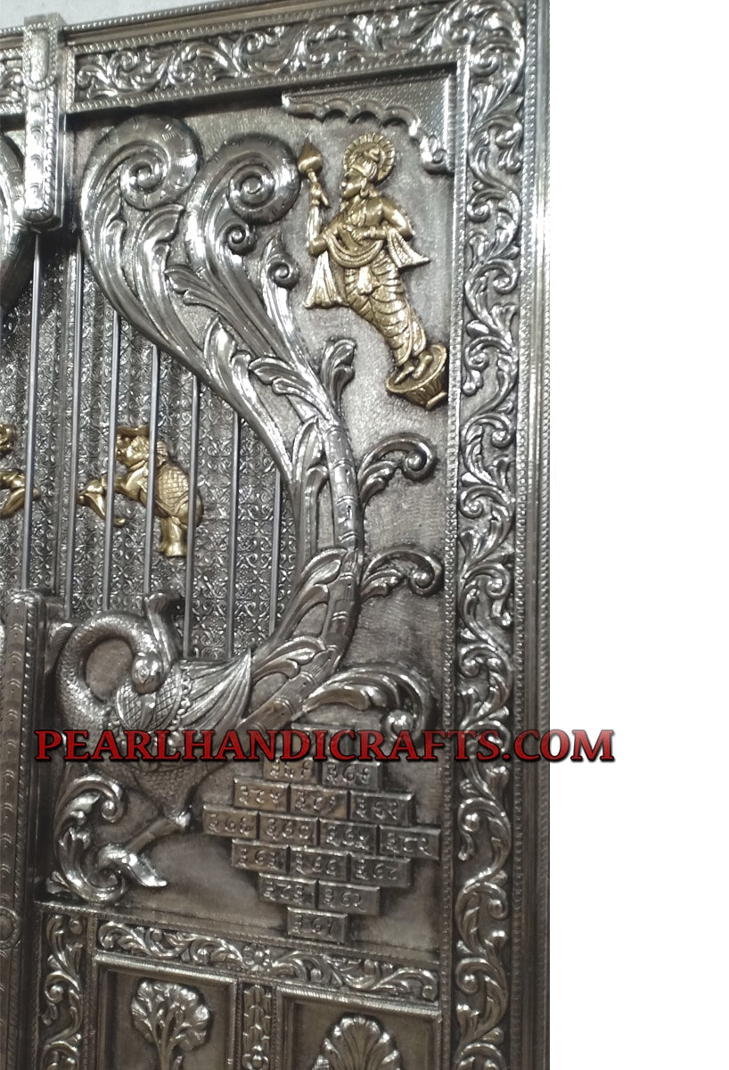 Temple door 036