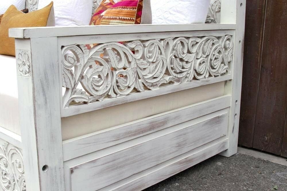 Traditional carved sofa 014