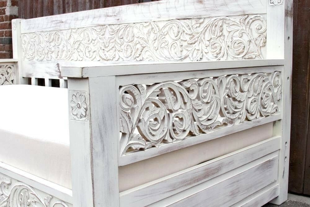 Traditional carved sofa 014